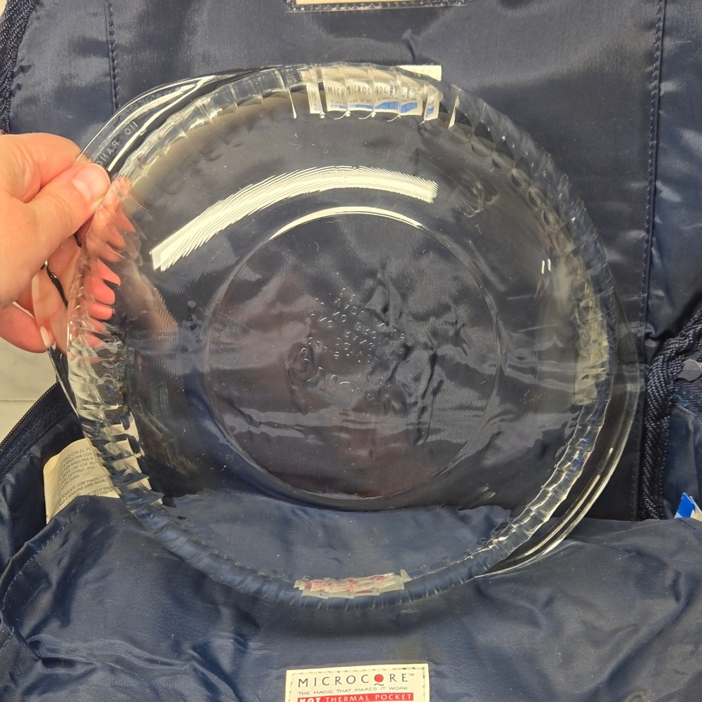 Pyrex Portables 2 Qt. Glass Casserole Dish with Lid Insulated Carrier Cold Packs - Picture 6 of 16